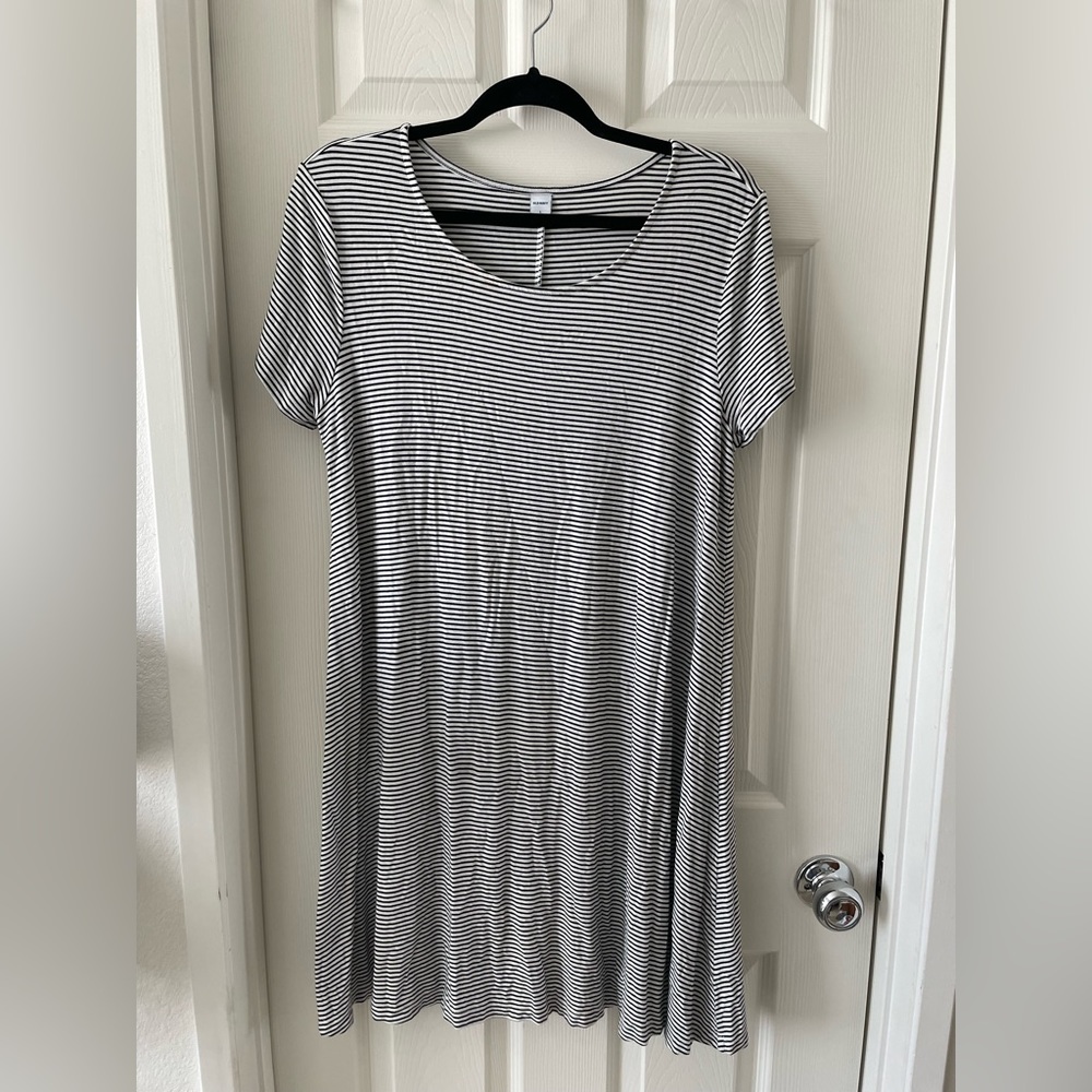Old navy size large black and white striped dress
